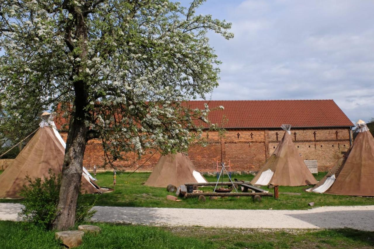 Kuckunniwi Tipidorf Hotel Tauche Exterior photo